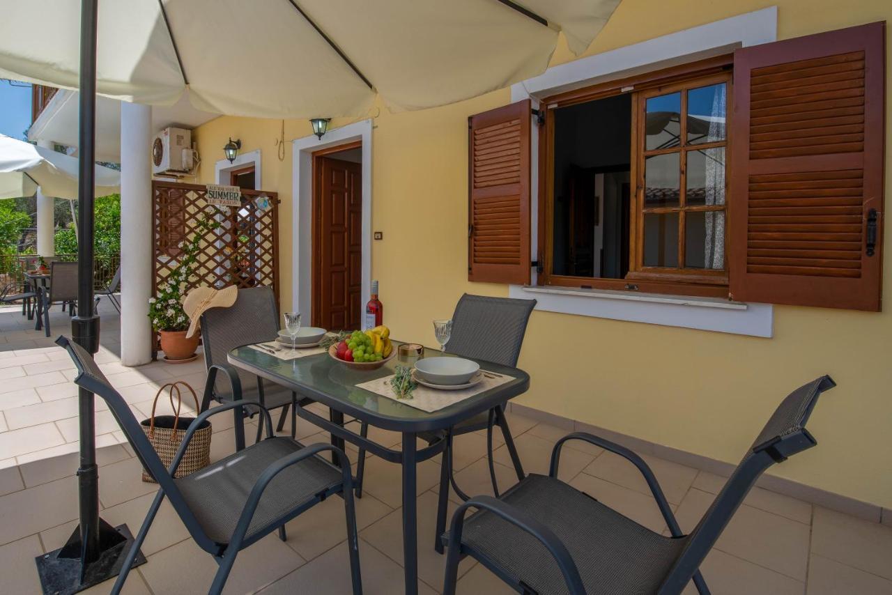 Voula Apartments Gaios Eksteriør bilde