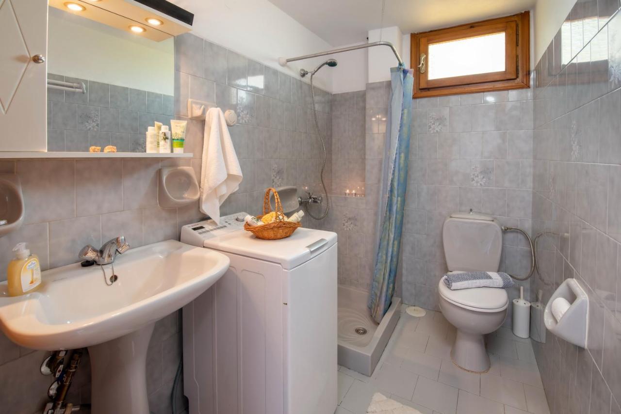 Voula Apartments Gaios Eksteriør bilde
