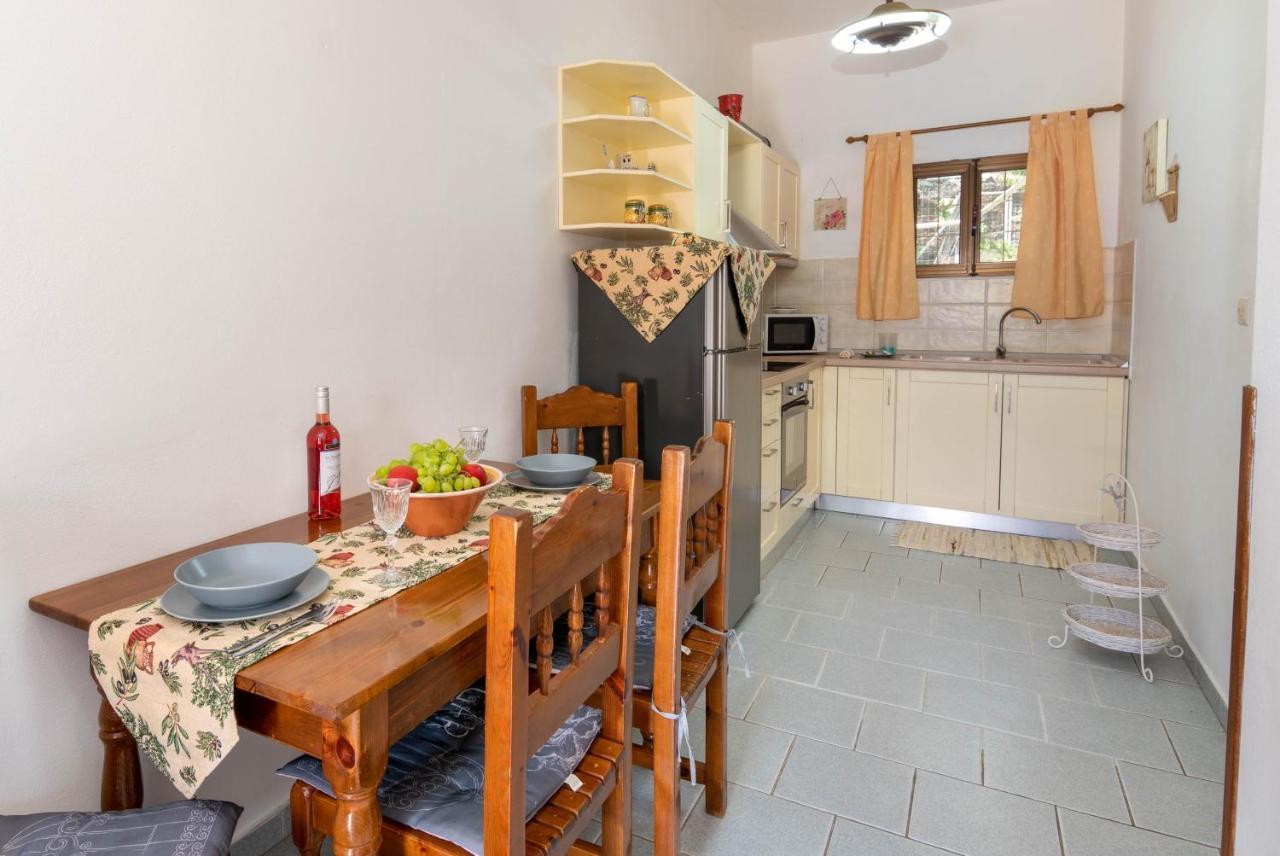 Voula Apartments Gaios Eksteriør bilde